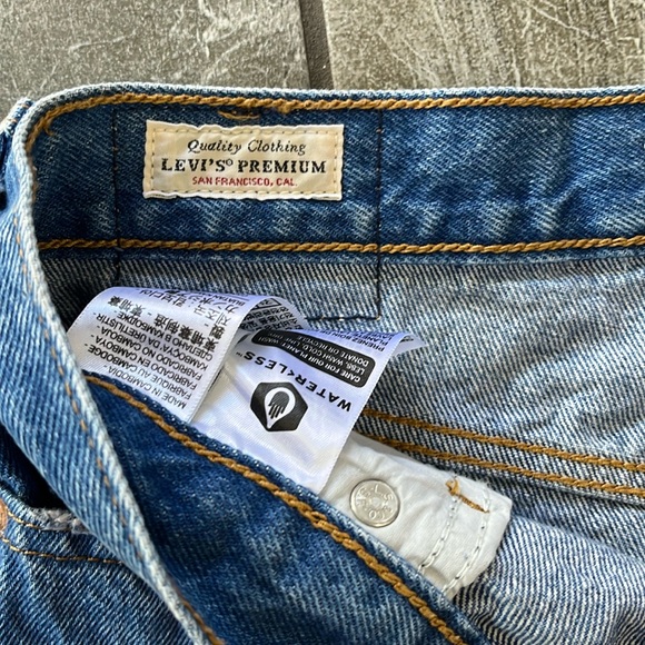 💙 Levi’s Premium Wedgie Straight Fit medium wash size 26 jeans 100% cotton - Picture 8 of 10